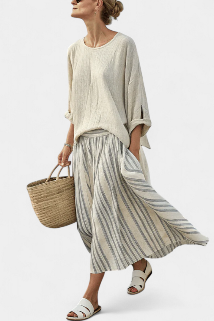 Цялостен комплект Daisy с Oversize тениска и midi пола с райета от лен и бамбук за елегантен и удобен стил